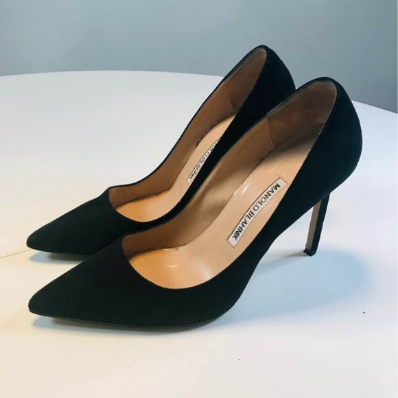 Manolo Blahnik Black Suede BB Pump - Picture 3 of 5